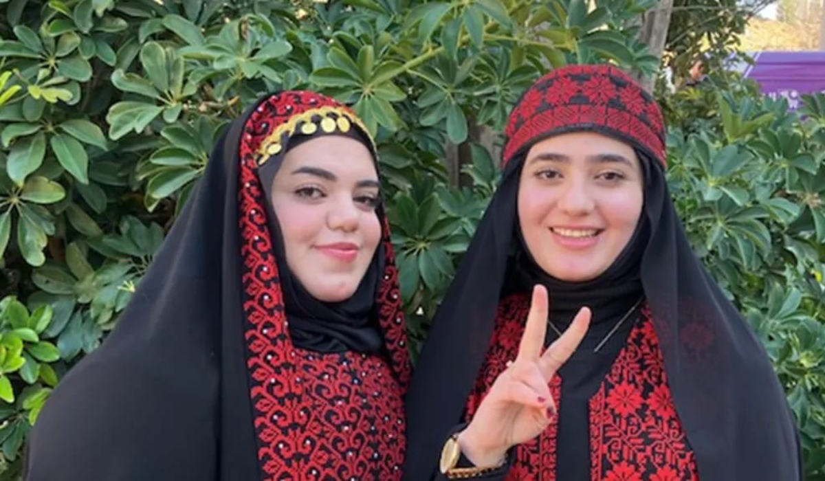 Raghad and her sister Hedaya